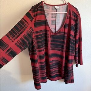 Avenue Rayna V-Neck Twist Front Top